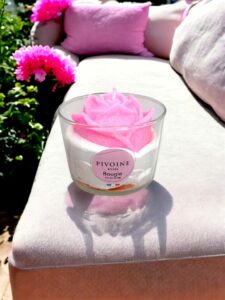 bougie fleur pivoineblanc peau d'ane chantilly